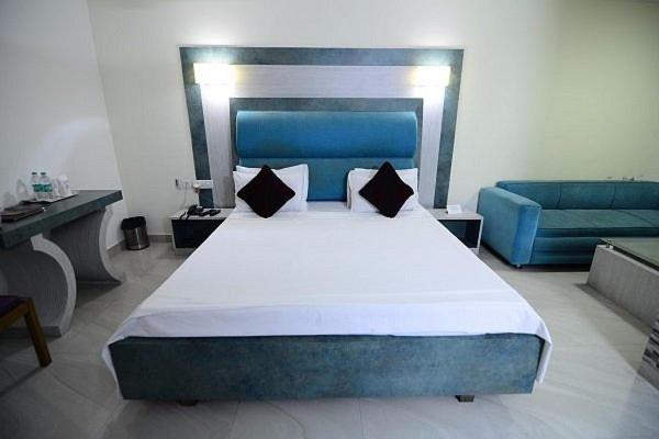 Hotel Little Palace Dibrugarh Exteriör bild